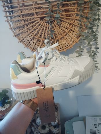 Sneakers ellesse t.39 neuve étiquetée