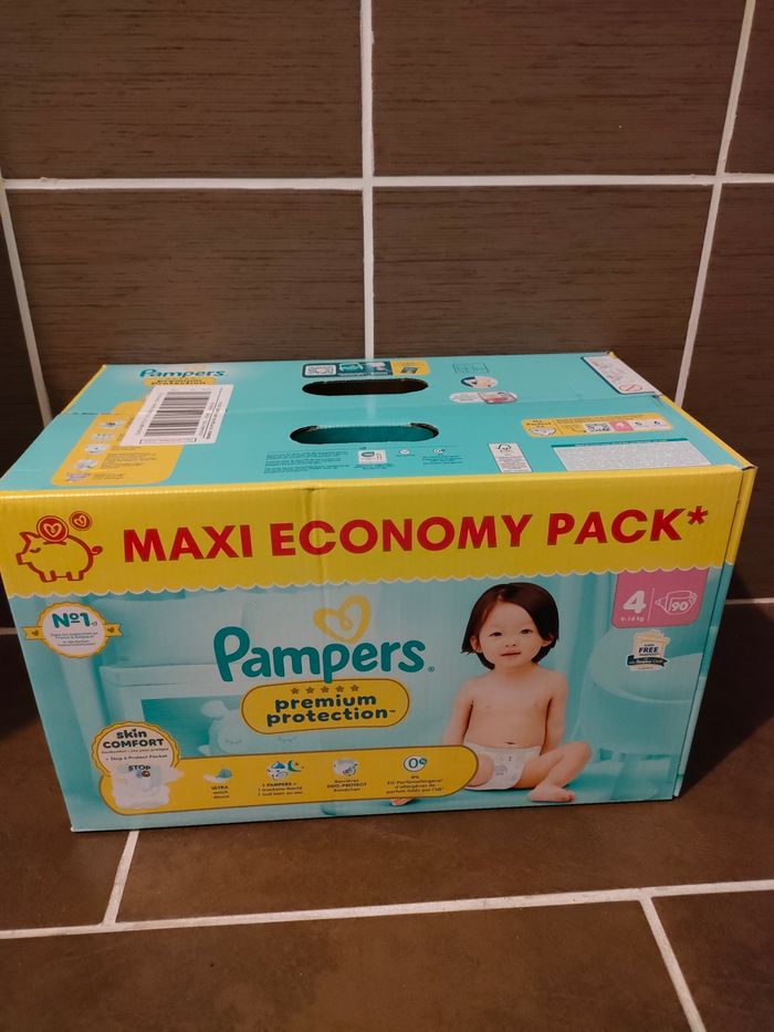 90 couches Pampers  taille 4 premium protection