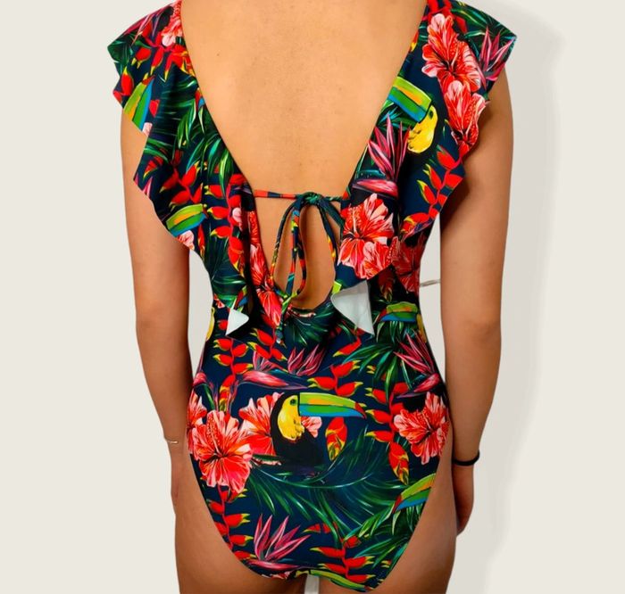 Maillot de bain échancré, Taille 38 - photo numéro 2