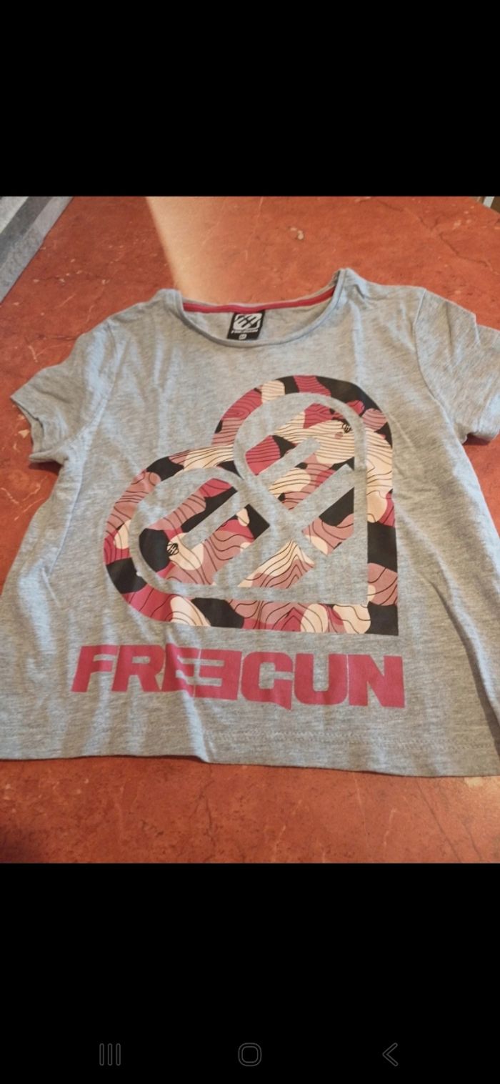 T.shirt fille taille 8 ans - photo numéro 2