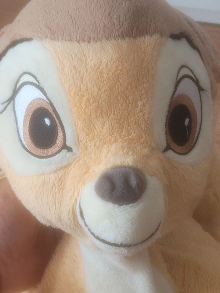 Peluche grand Bambi allongé Disney - photo numéro 7