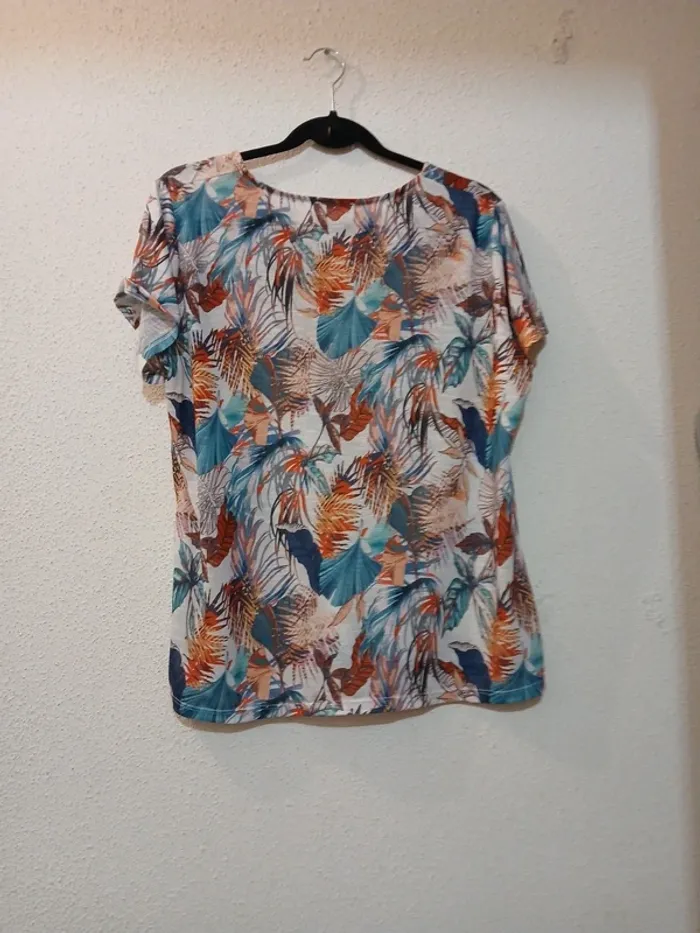 T-shirt leger fleuris multicolore " Diane laury" taille 4 - photo numéro 5