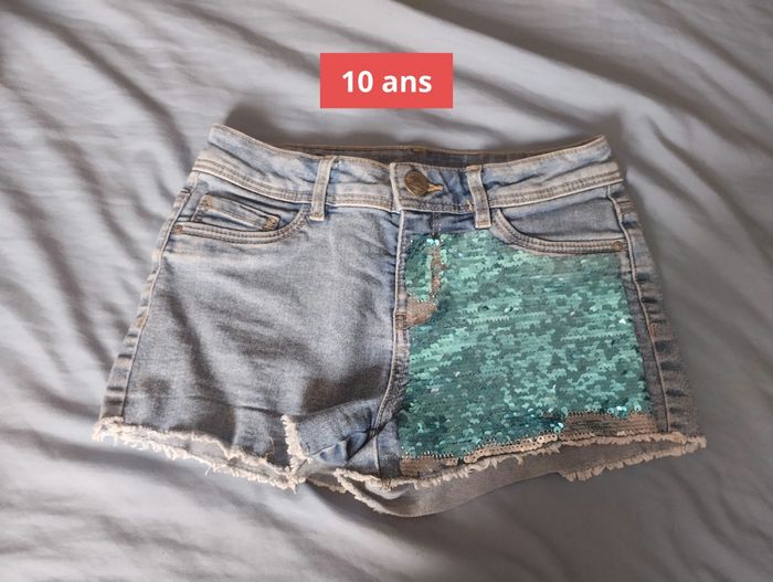 Short à sequins taille 10 ans
