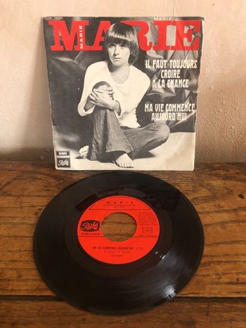 Vinyle 45 tours-Marie-Il faut toujours croire à la chance