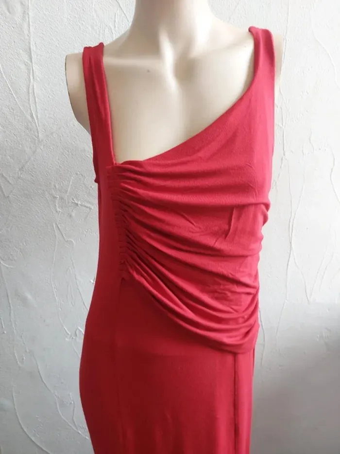 Robe rouge élégante asymétrique - photo numéro 2