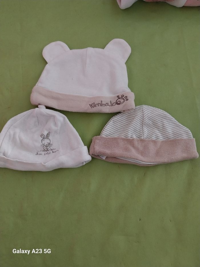 Lot de vêtements 1 et 3  mois fille - photo numéro 2