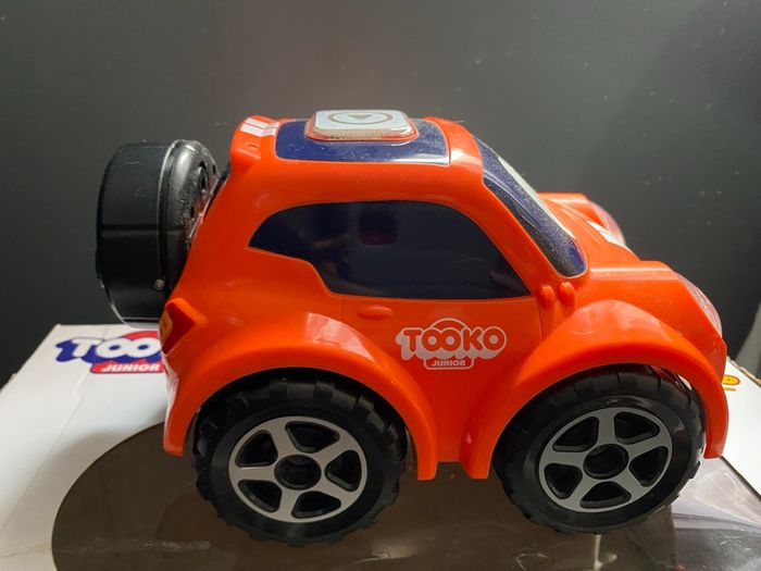 Voiture télécommandée - photo numéro 2
