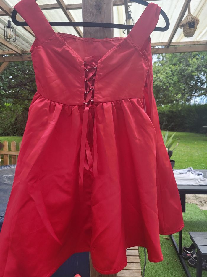 Robe rouge - photo numéro 2