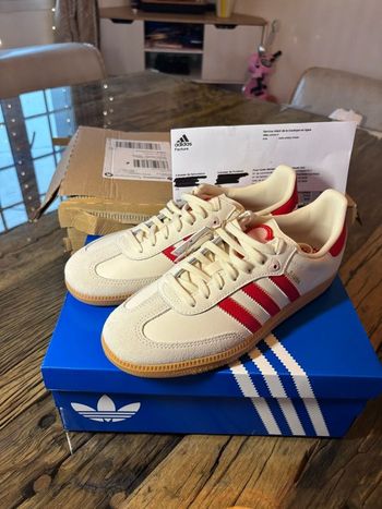 Adidas samba saint Valentin 38 2/3 neuves 
