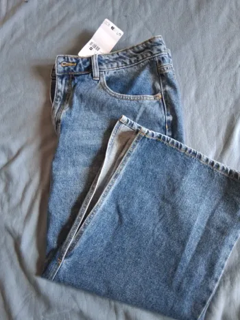 Jupe en jean avec une fonte à l'avant