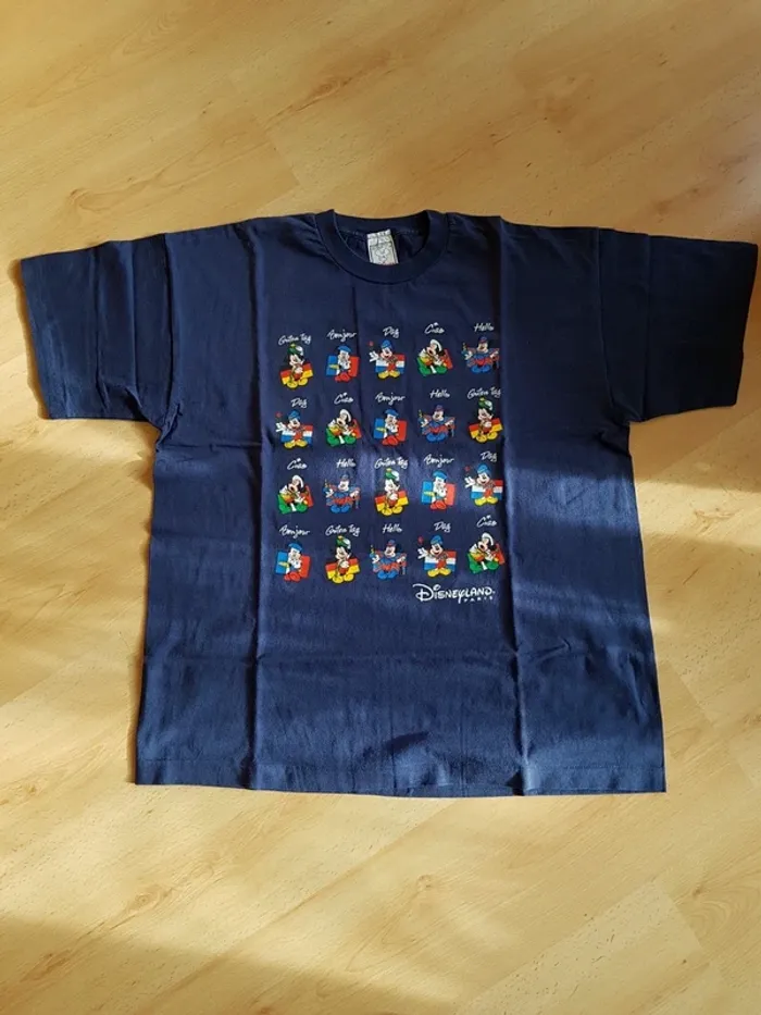 Tee shirt bleu marine Disney