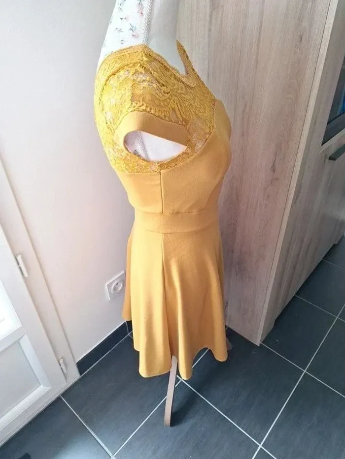Robe moutarde - photo numéro 2