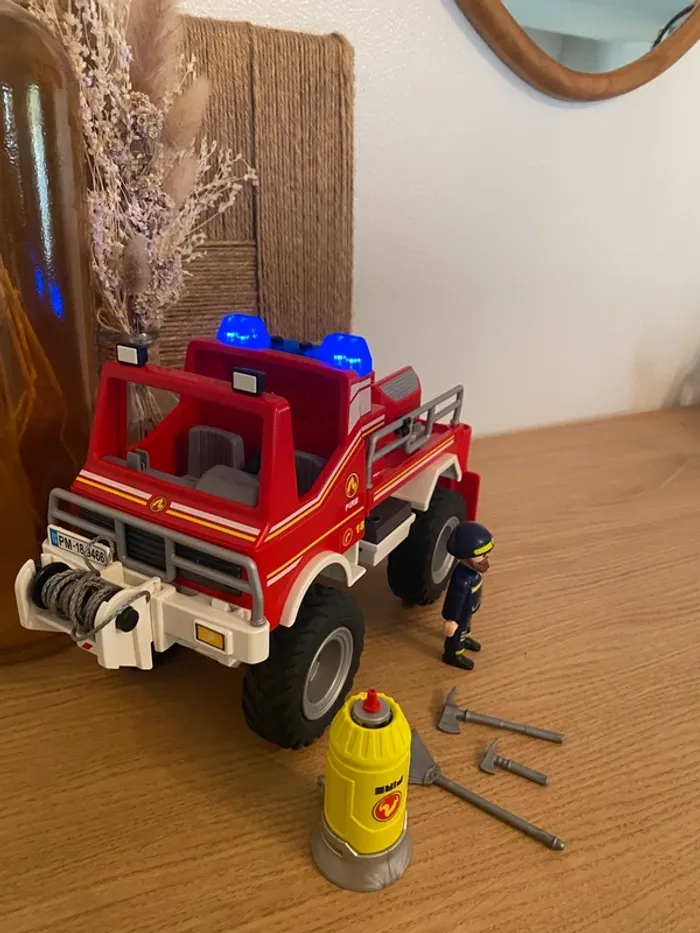 Véhicule 4x4 de pompier Playmobil - photo numéro 3