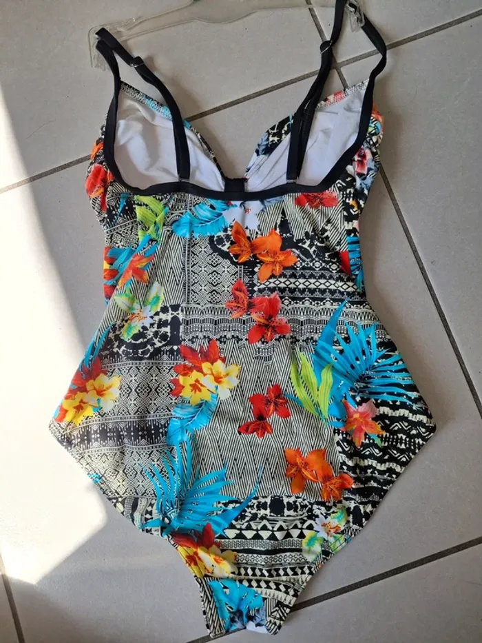 Maillot de bain une pièce femme S Neuf - photo numéro 3