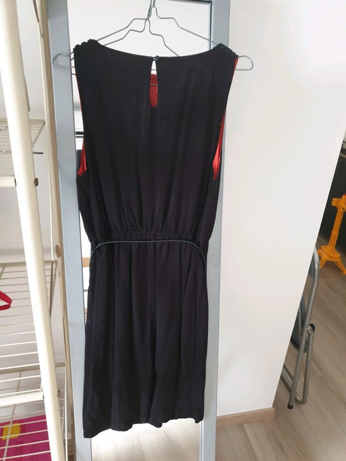 Robe noire - photo numéro 2