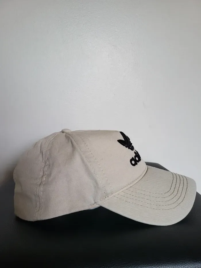 Casquette Adidas beige brodée noir - photo numéro 3