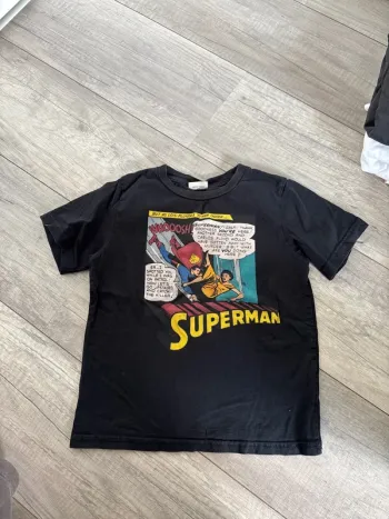 T-shirt noir, Superman