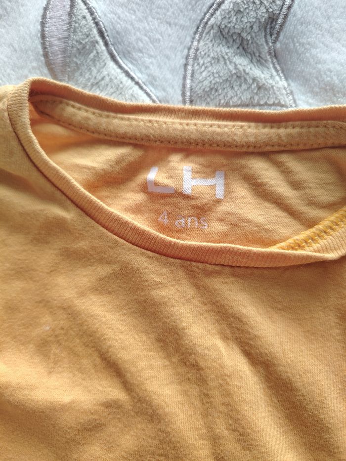 T shirt moutarde - photo numéro 4