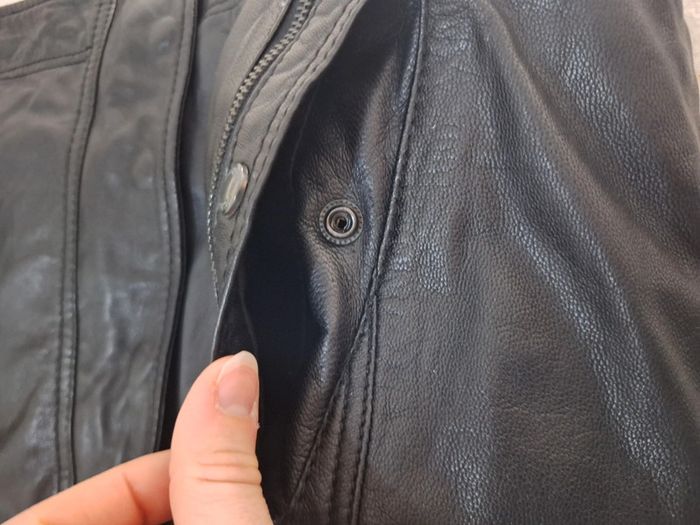 Veste en cuir noire Schott - Taille L - Excellent état - photo numéro 7