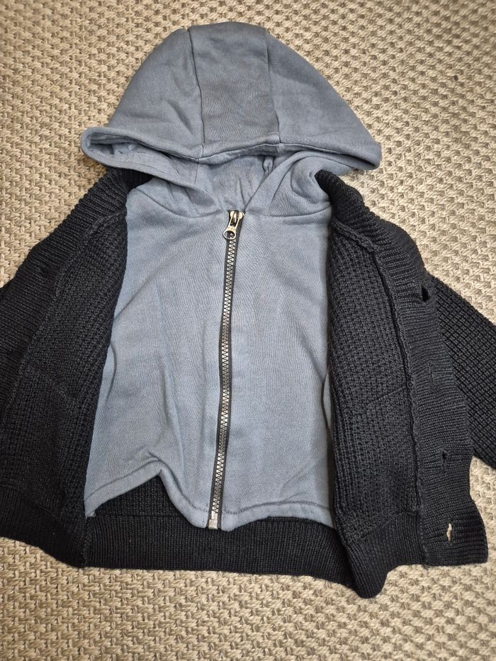Gilet doublé avec capuche noir et gris - 3 ans - photo numéro 5