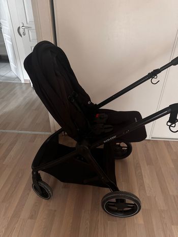Poussette « Street » Maxi Cosi + nacelle - Très bon état