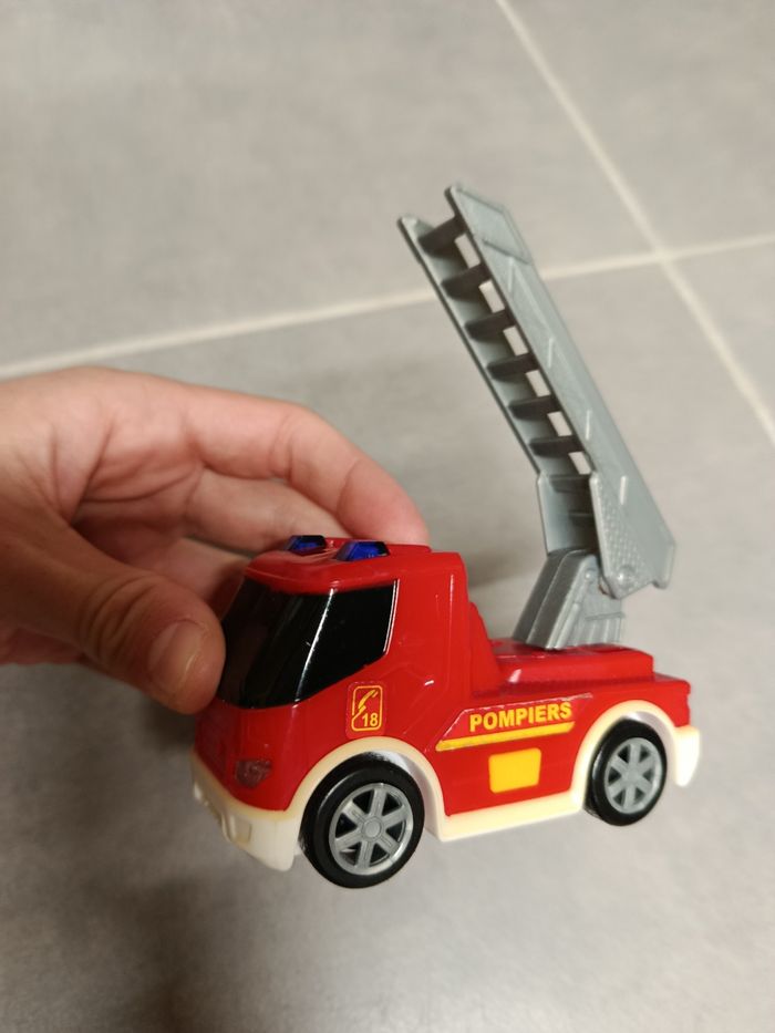 Camion de pompier sonore - photo numéro 4