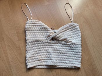 Top crème Pull & Bear taille XS neuf