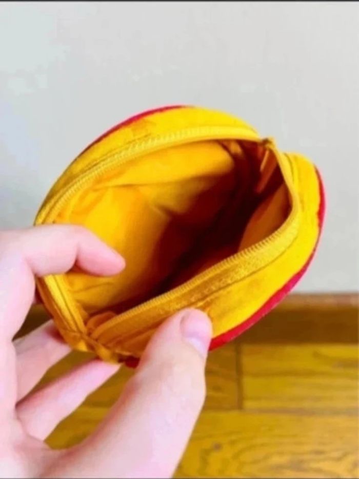 Sublime pochette rouge jaune ronde - photo numéro 5