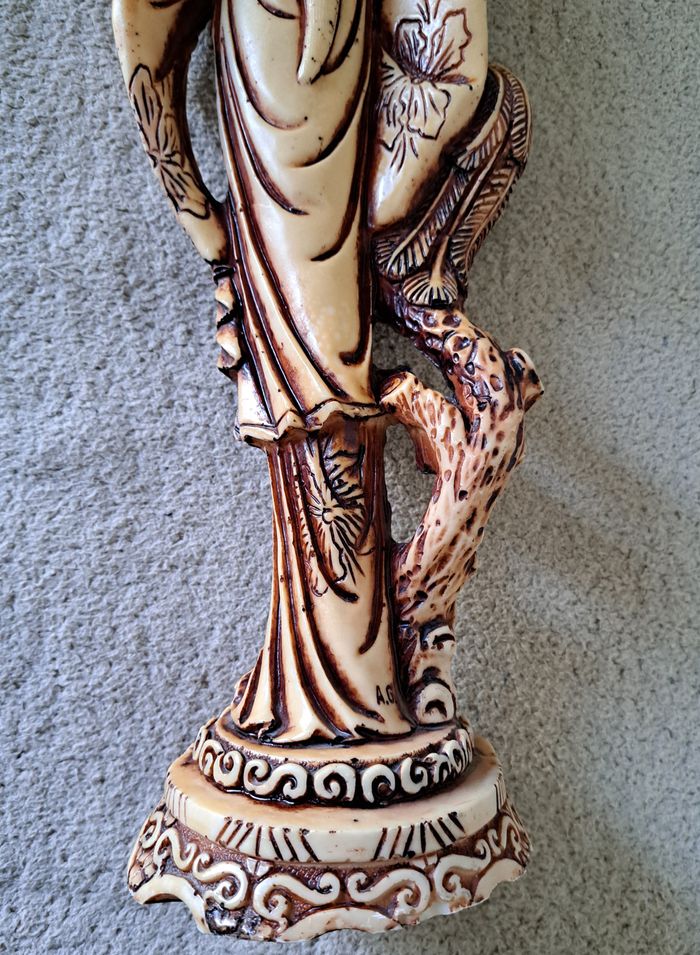 Grande statuette en résine Geisha signée A.G. - photo numéro 6