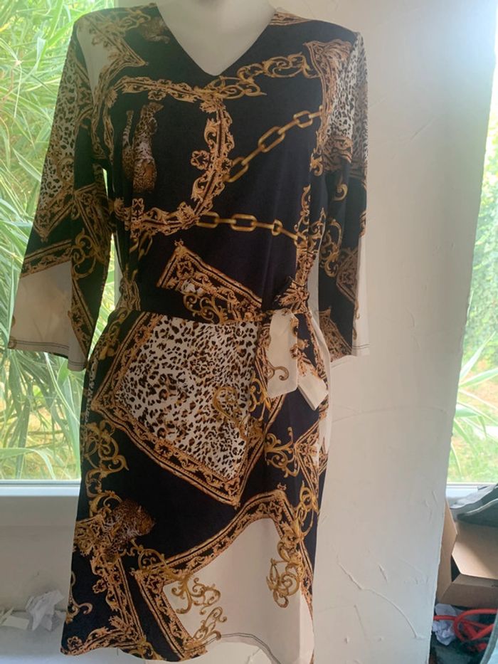 Robe droite à motif fluide manches 3/4 taille 38 - photo numéro 2