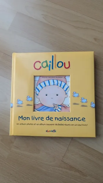 Caillou Mon livre de naissance neuf
