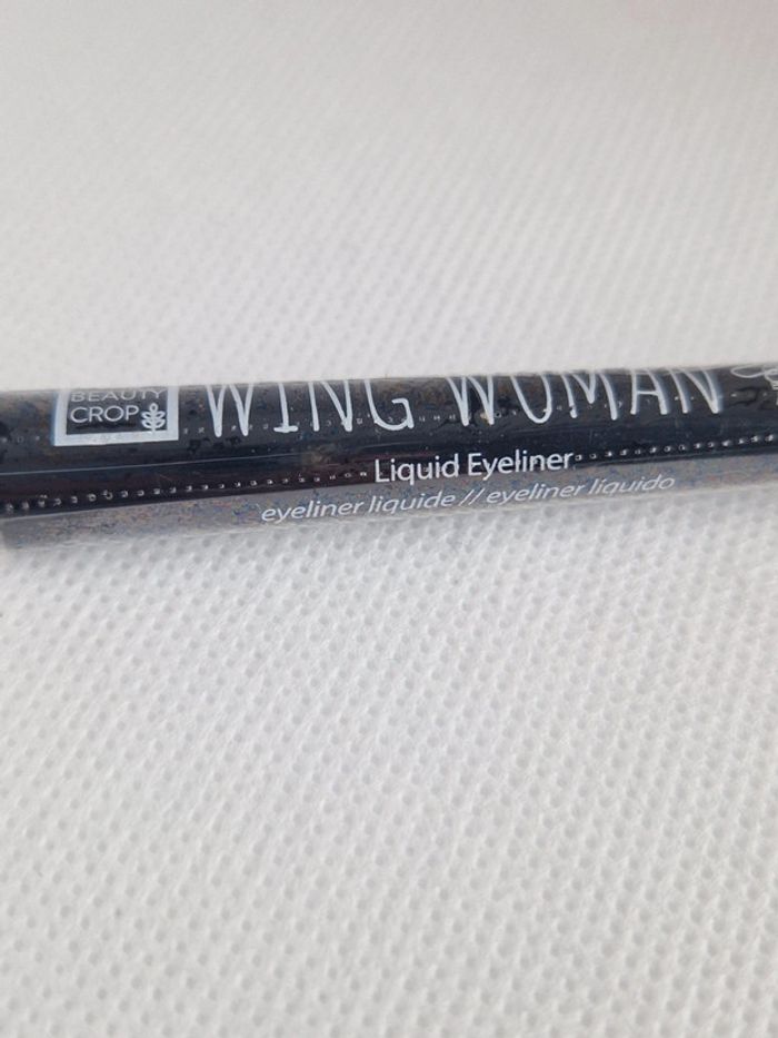 Eyeliner liquide - photo numéro 2