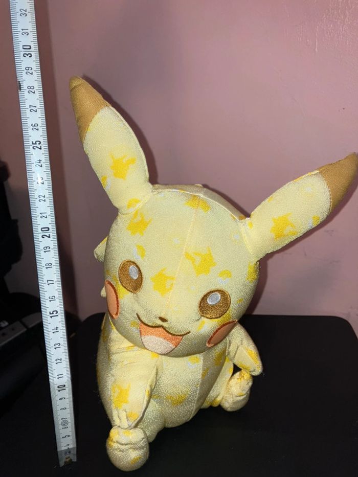 Peluche Plush Pokémon Pikachu - édition spéciale anniversaire - photo numéro 8
