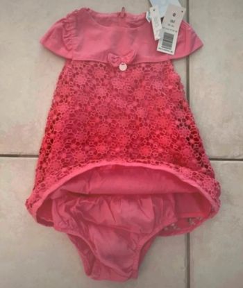 Robe rose et sa culotte