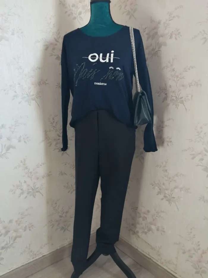 Pull fin bleu marine avec message brodé blanc noir et paillettes / promod / (M-L) - photo numéro 2