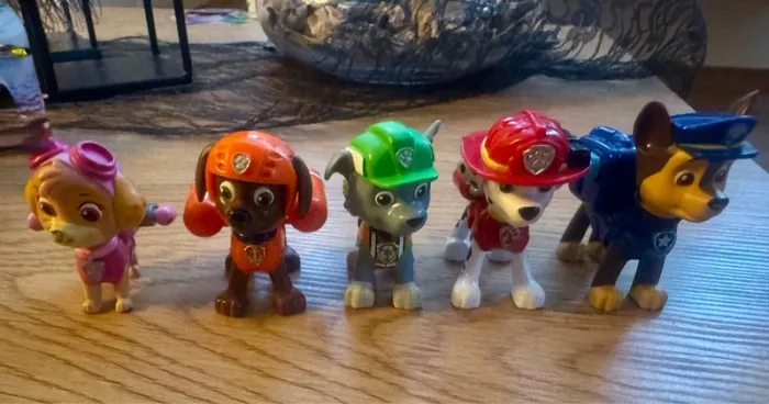 Lot de 5 figurines Pat Patrouille.