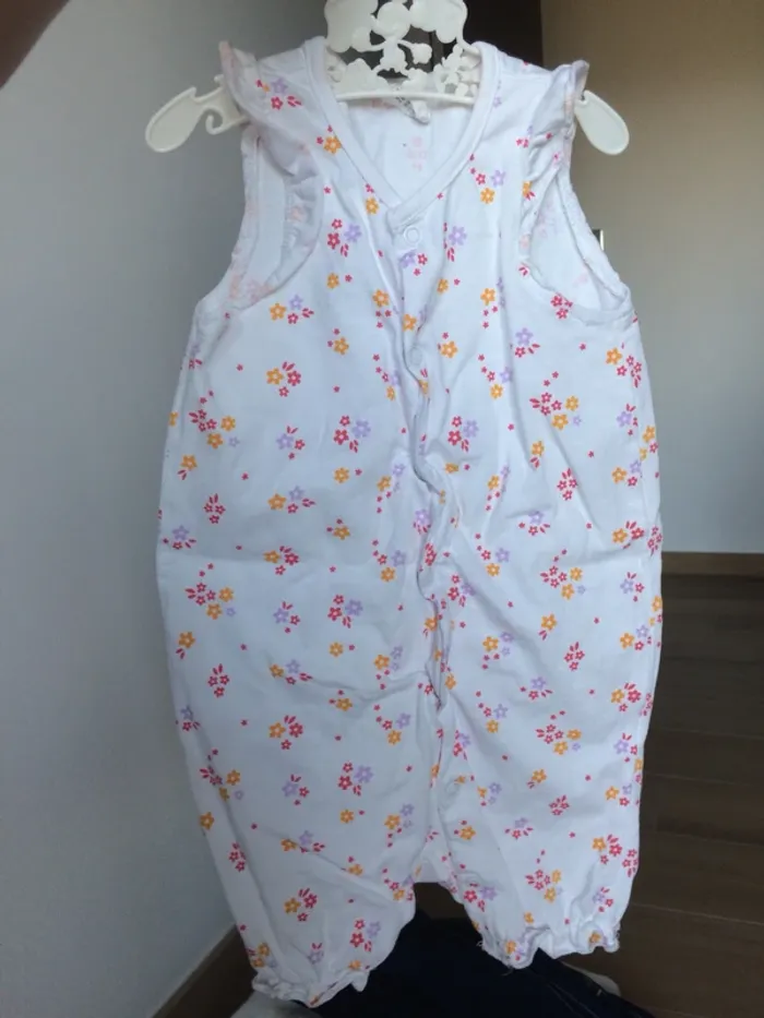 Lot de deux Pyjamas été 6-9 mois fille - photo numéro 4
