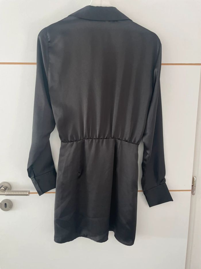 Robe satinée noire XS Zara - photo numéro 3