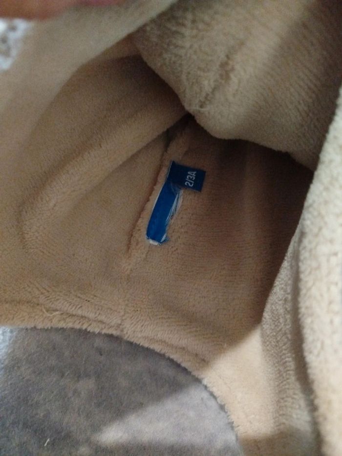 Lot 23Bonet 2-3ans et 4-5ans - photo numéro 4