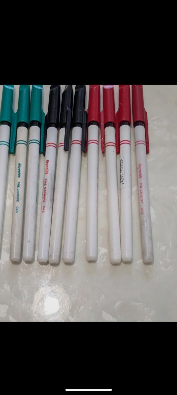 Lot de 10 stylos Reynolds, verts et rouges. - photo numéro 4