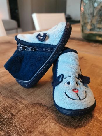 🌺Chaussons pointure 19 bleu bébé Toti