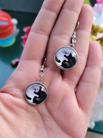 Boucles d oreilles chats ying yang
