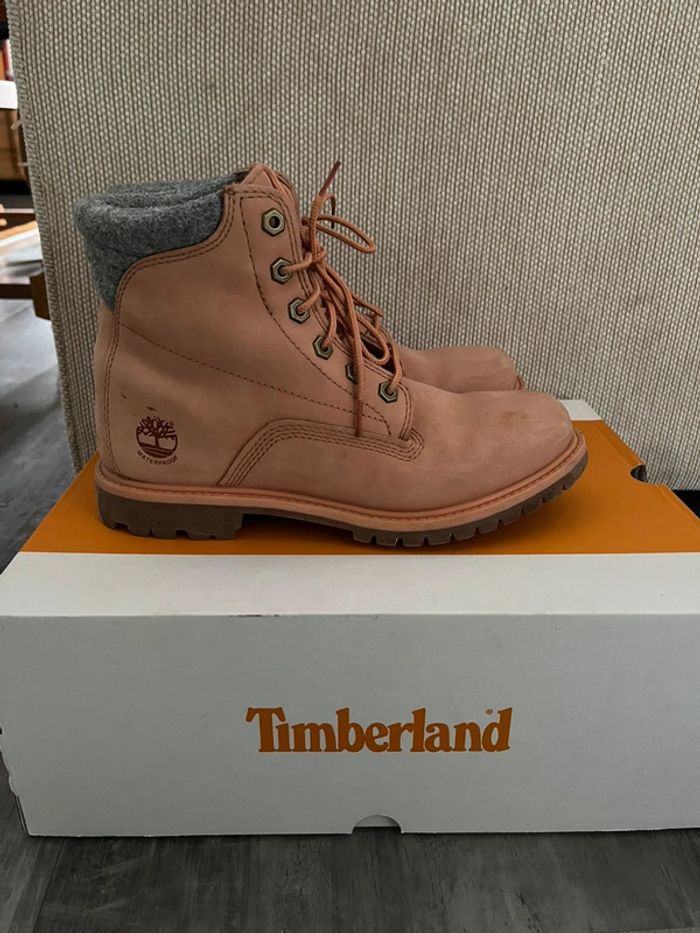 Paire de Timberland rose femme pointure 39 - photo numéro 2