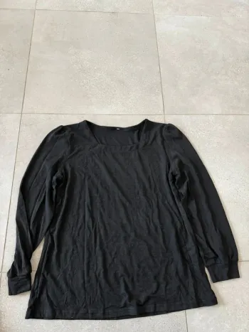 Haut noir taille XL, très bon état