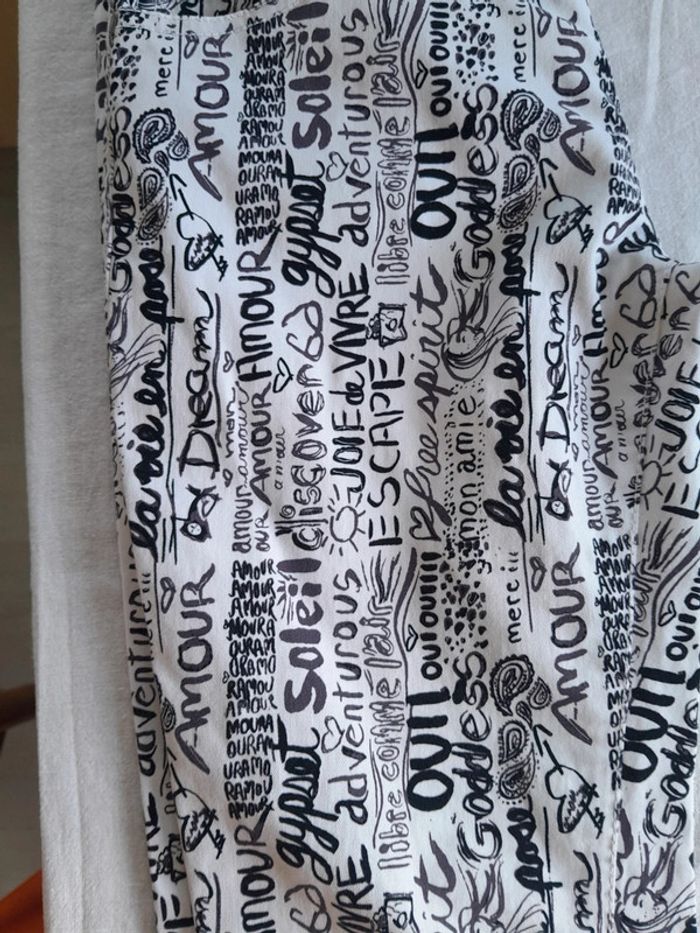 Pantalon slim taille basse imprimé FB sister très bon état - photo numéro 9