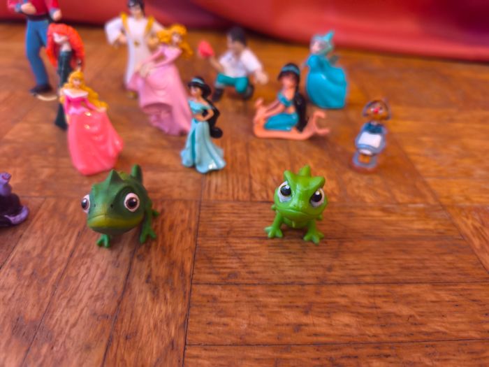 Lot figurines Disney princesses - photo numéro 3