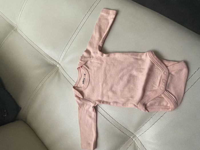 Body bebe 1 mois - photo numéro 4