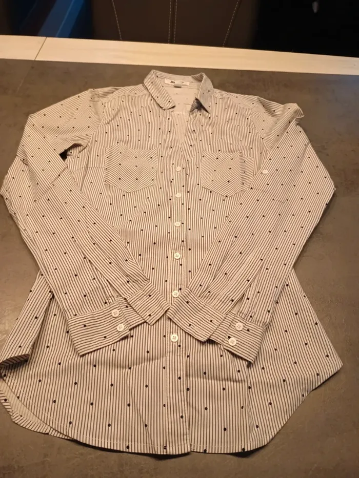 Vends chemise manches longues enfants Jennifer taille XS soit 14 ans . - photo numéro 2