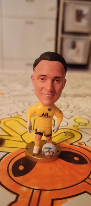 Petite figurine foot neuve Keylor Navas PSG