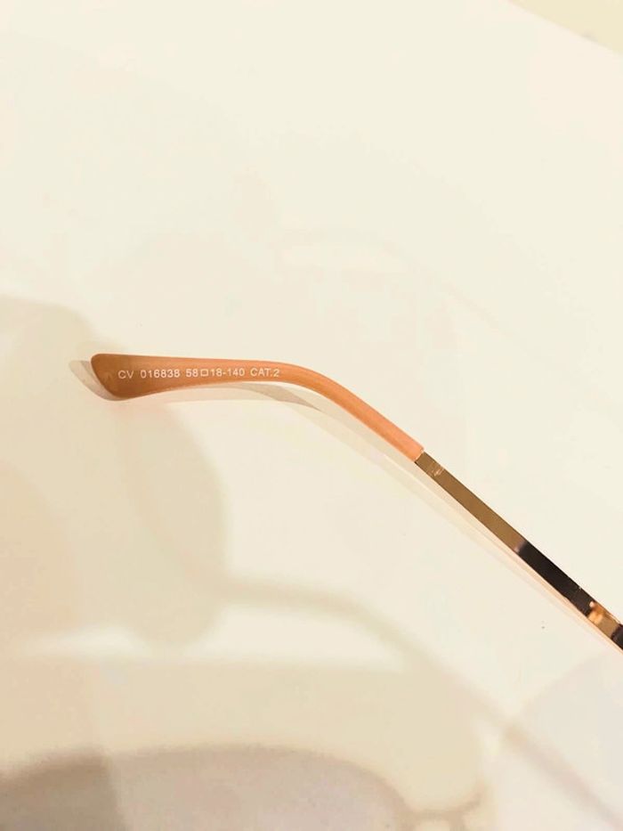 Lunette de soleil femme papillon dorée verres dégradés de bleu en rose UV protection catégorie 2 - photo numéro 5